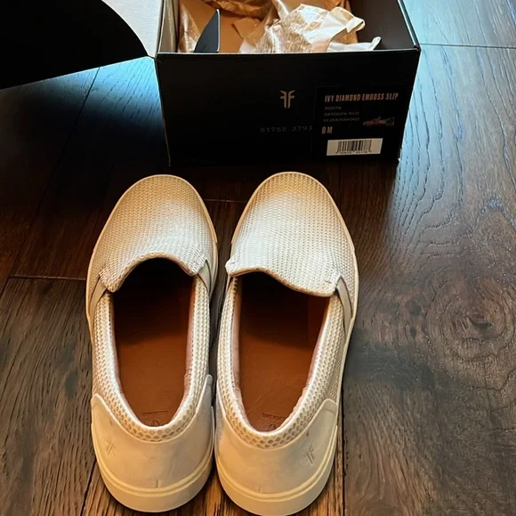 NIB Frye slip on sneakers - Picture 4 of 6